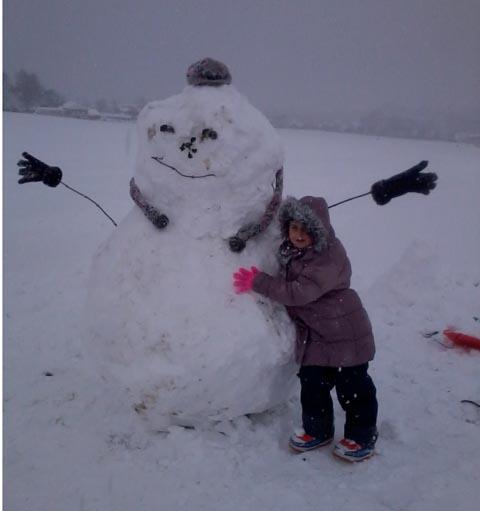Jeanette Ford sent us this great snowman picture.