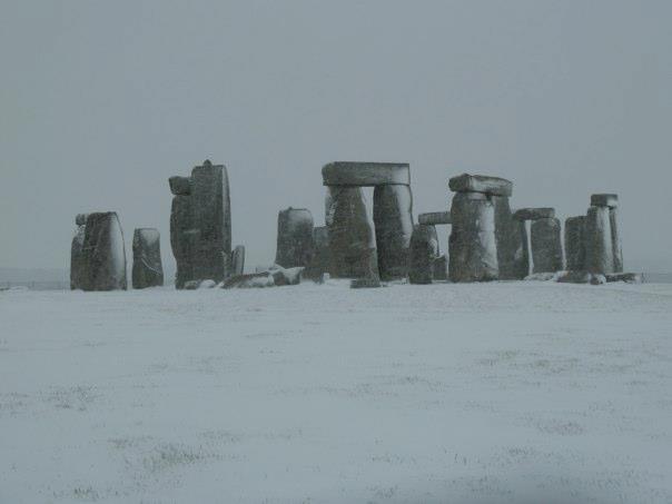 Simon Banton's picture of snowy Stonehenge.