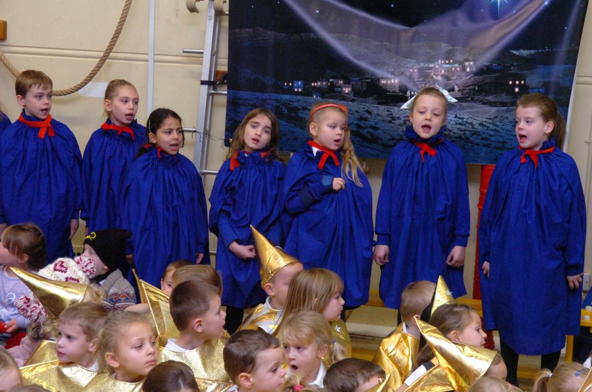 Durrington Infants School Nursery Rhyme Nativity . DC6017P3
