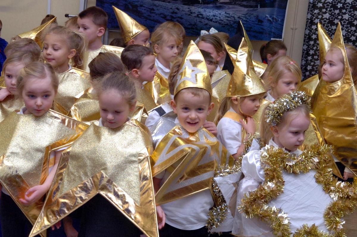 Durrington Infants School Nursery Rhyme Nativity . DC6017P4