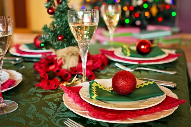 Salisbury Journal: Pictured, festive Christmas table set up. Credit: Pixabay.
