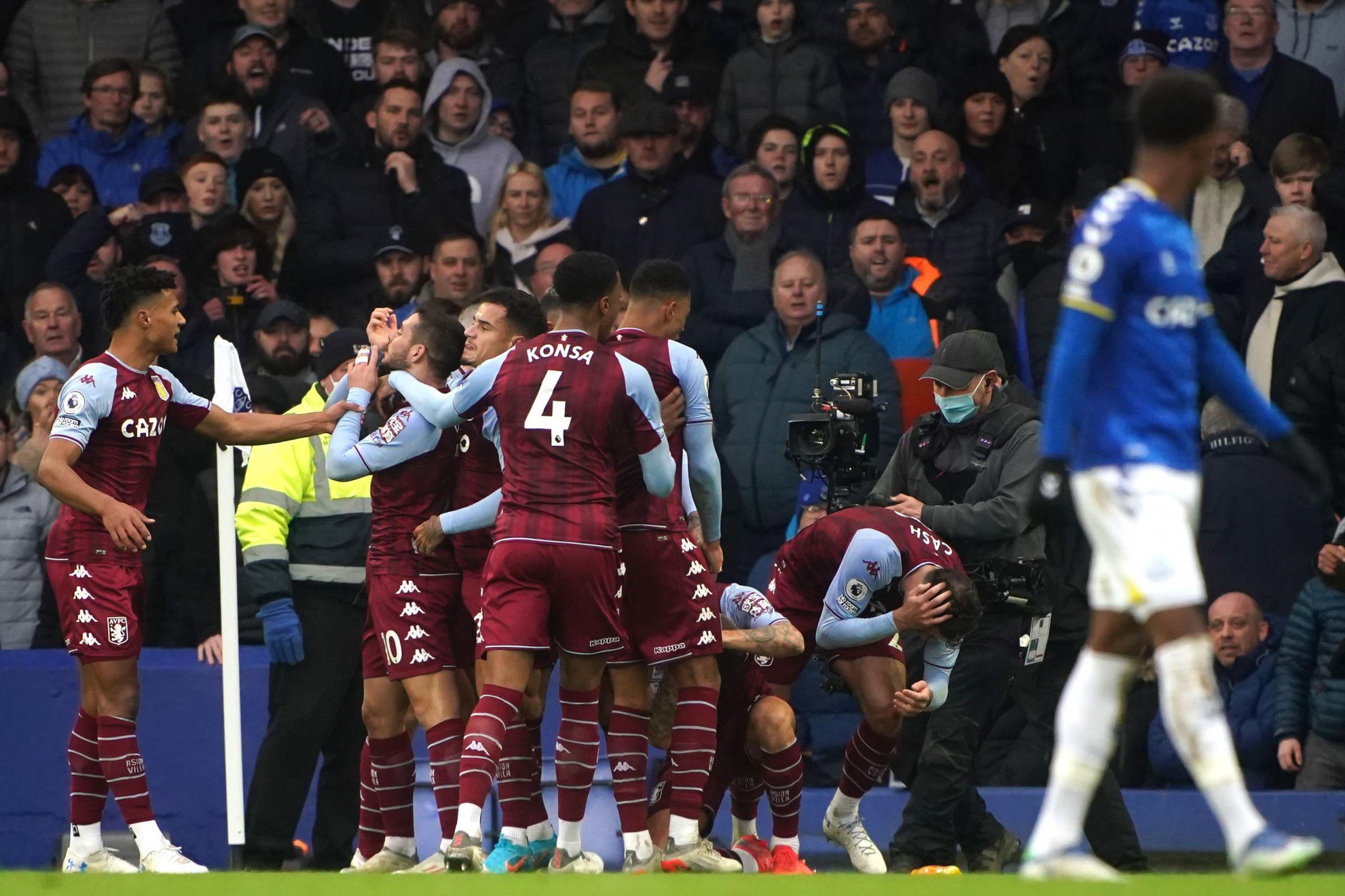 Fan charged after Aston Villa players hit by bottle thrown from crowd |  Salisbury Journal