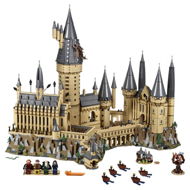 Salisbury Journal: LEGO Harry Potter Hogwarts Castle Set (Zavvi)