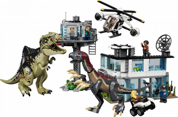 Salisbury Journal: LEGO® Giganotosaurus & Therizinosaurus Attack. Credit: LEGO