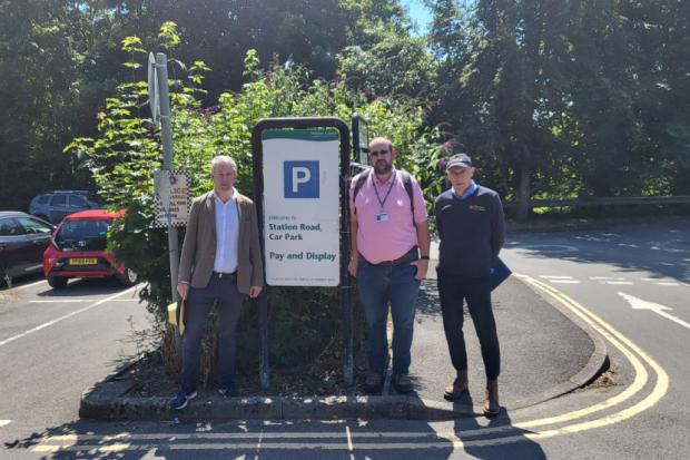 Danny Kruger recently met with residents to discuss issues at the car park.