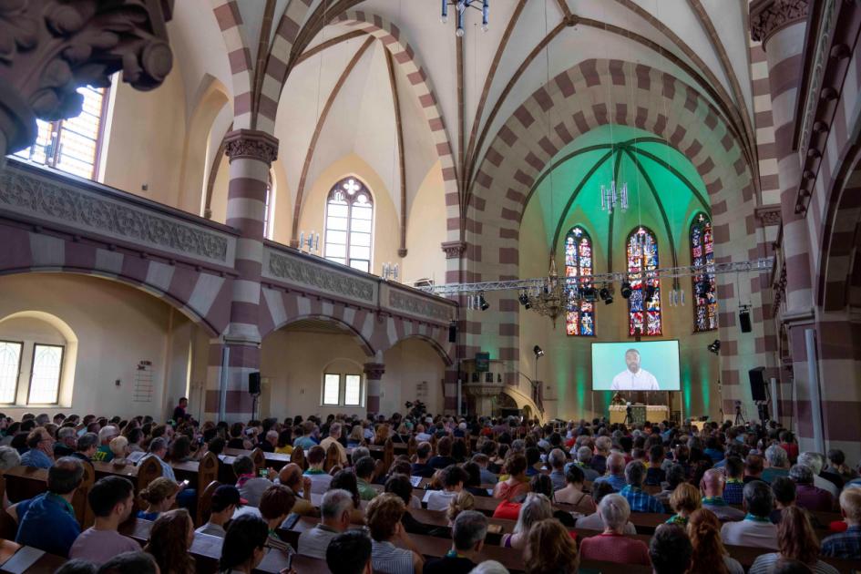 Hundreds attend AI church service in Germany