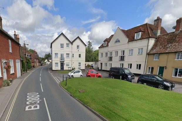 Jewellery and cash stolen from homes in broad daylight burglary
