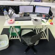 Dawn Fielder-Davis recreated her ex-colleague Hanna's desk as a leaving present.