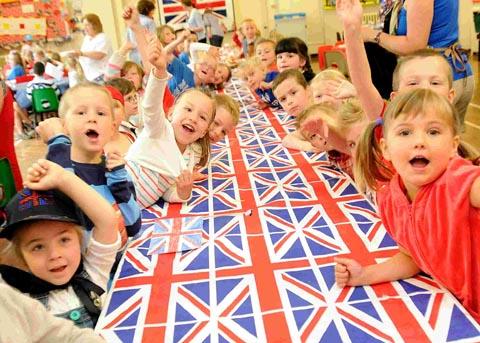 Children at Woodlands Primary School enjoyed their Jubilee celebration. DC1617P07